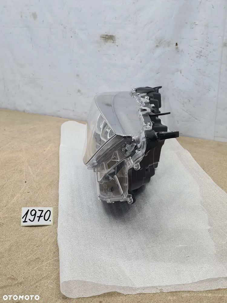 Toyota Yaris 4 IV od 20r lampa prawy prawa przednia przód Full Led - 3