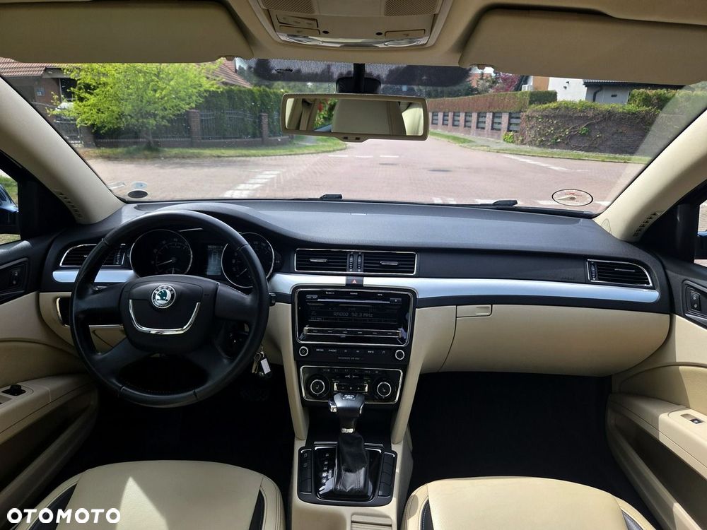Skoda Superb 3.6 V6 4x4 DSG Elegance - 13