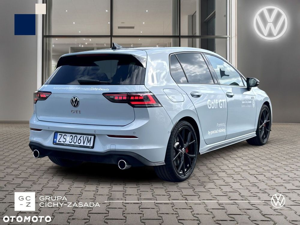 Volkswagen Golf - 5