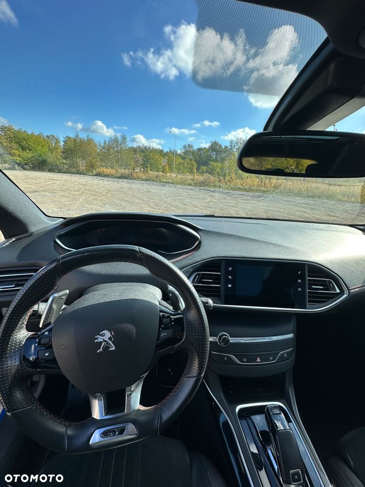 Peugeot 308 - 1