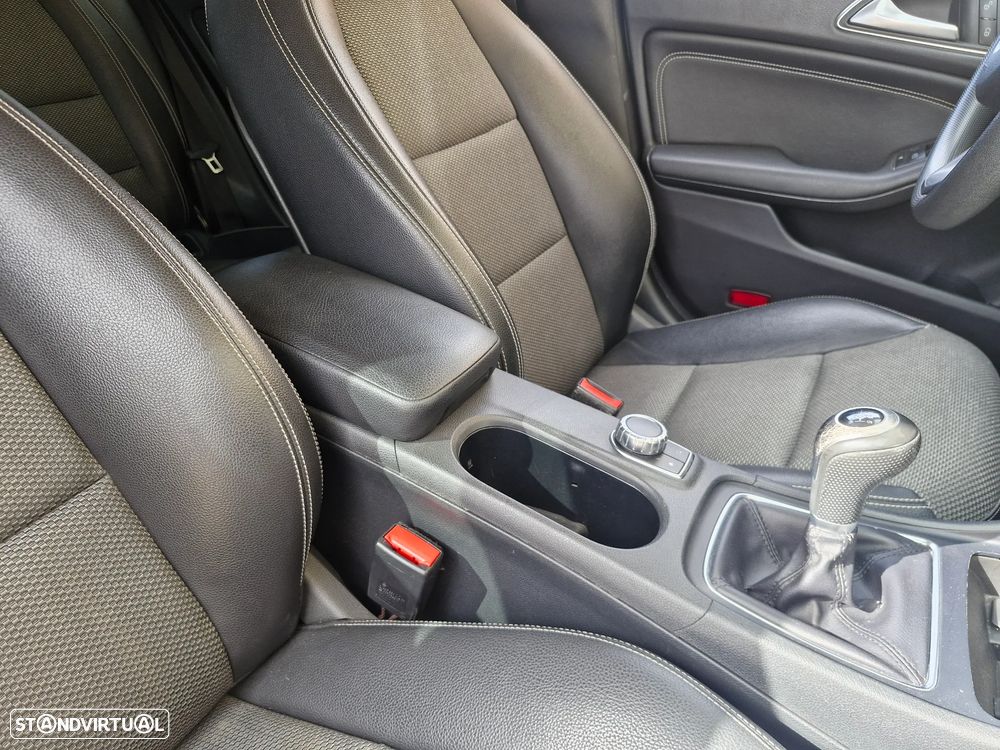 Mercedes-Benz CLA 200 d Shooting Brake Urban - 20