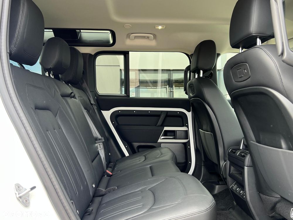 Land Rover Defender 3.0 P400 mHEV SE - 6