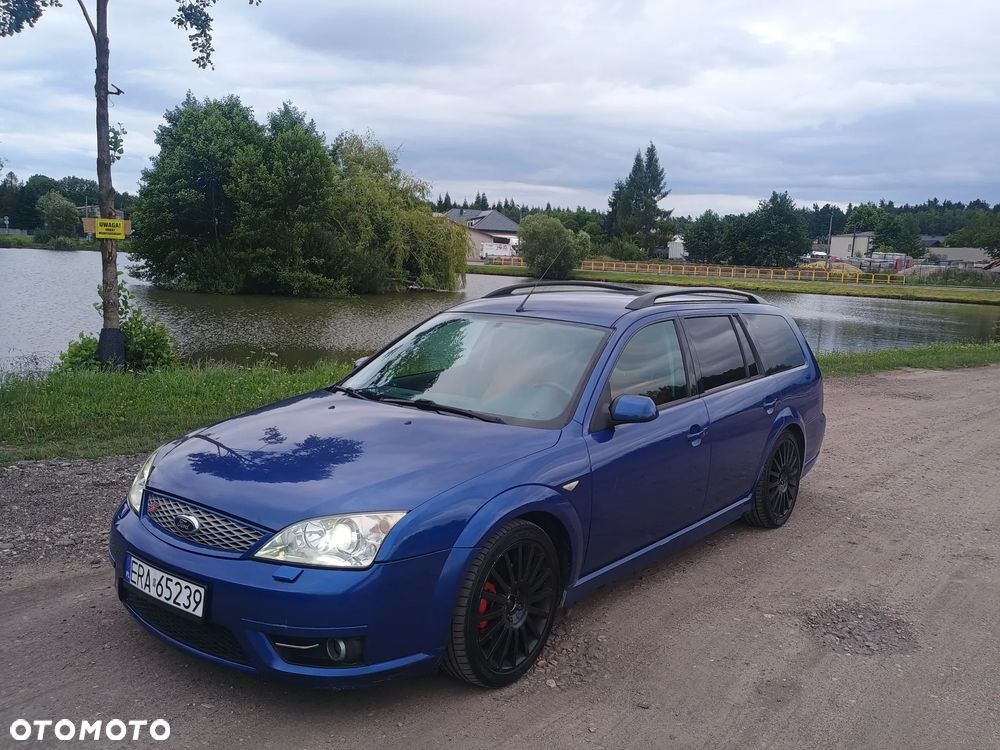 Ford Mondeo V6 ST 220 - 2