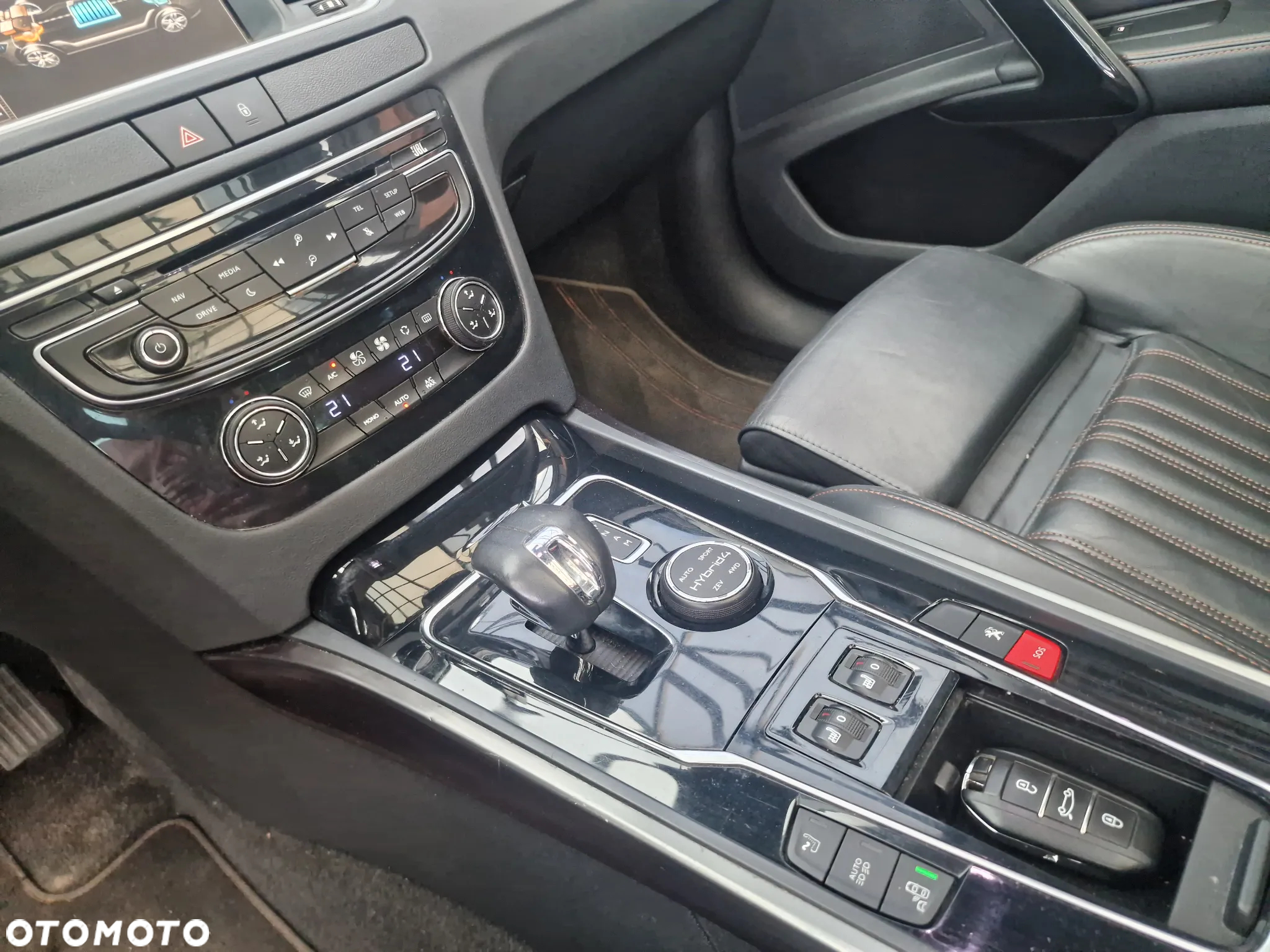 Peugeot 508 RXH 2.0 HDi HYbrid4 - 32