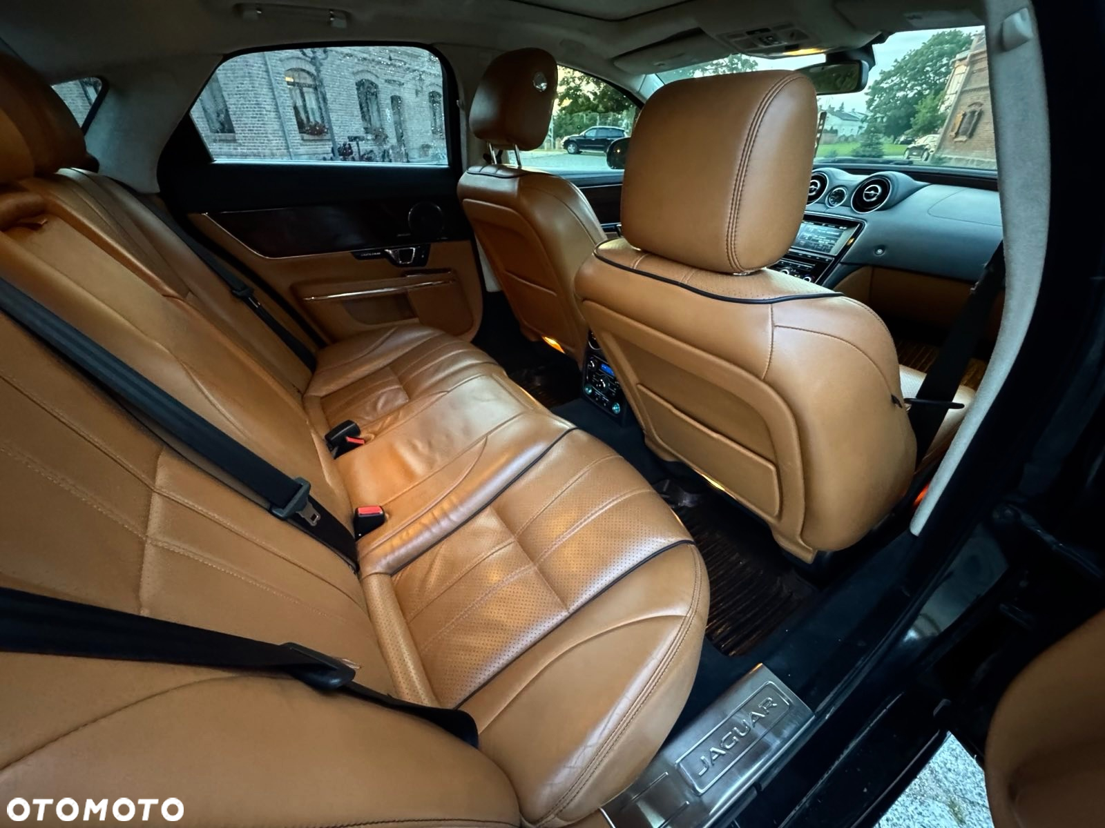 Jaguar XJ 3.0 T AWD LWB Portfolio - 33