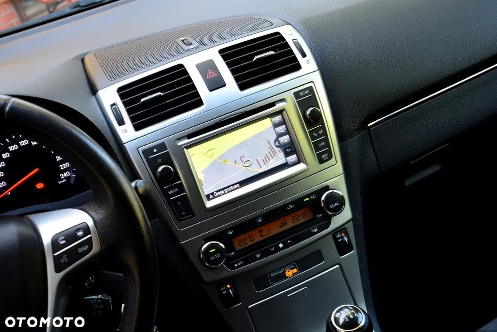 Toyota Avensis 1.8 Premium EU5 - 10