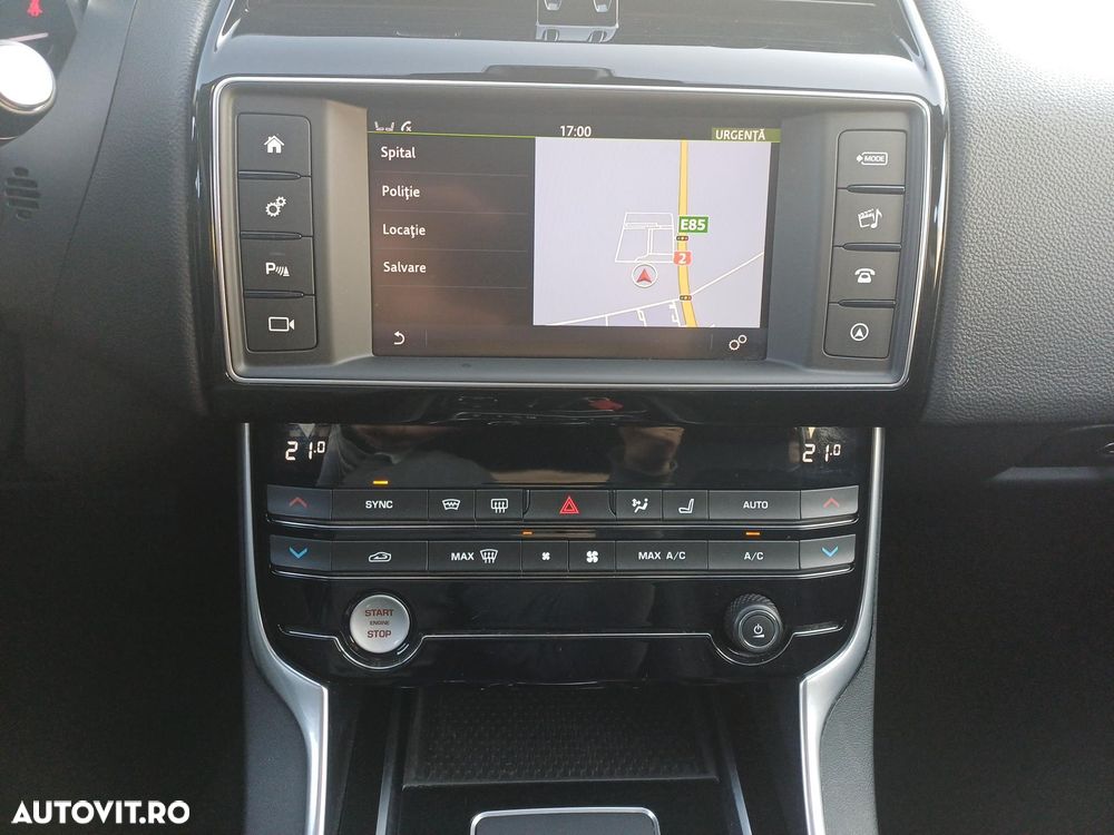 Jaguar XE 2.0 AWD R-Sport - 16