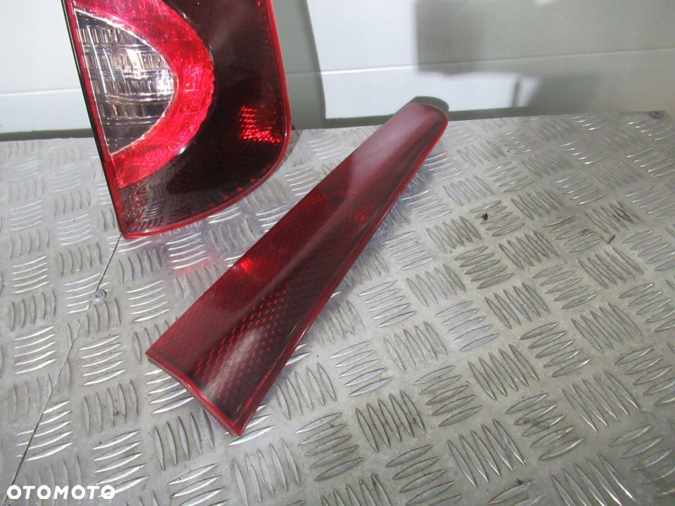 LAMPA TYLNA TYŁ PRAWA NISSAN NOTE E11 2006- - 2