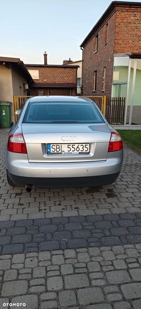 Audi A4 Limousine - 4
