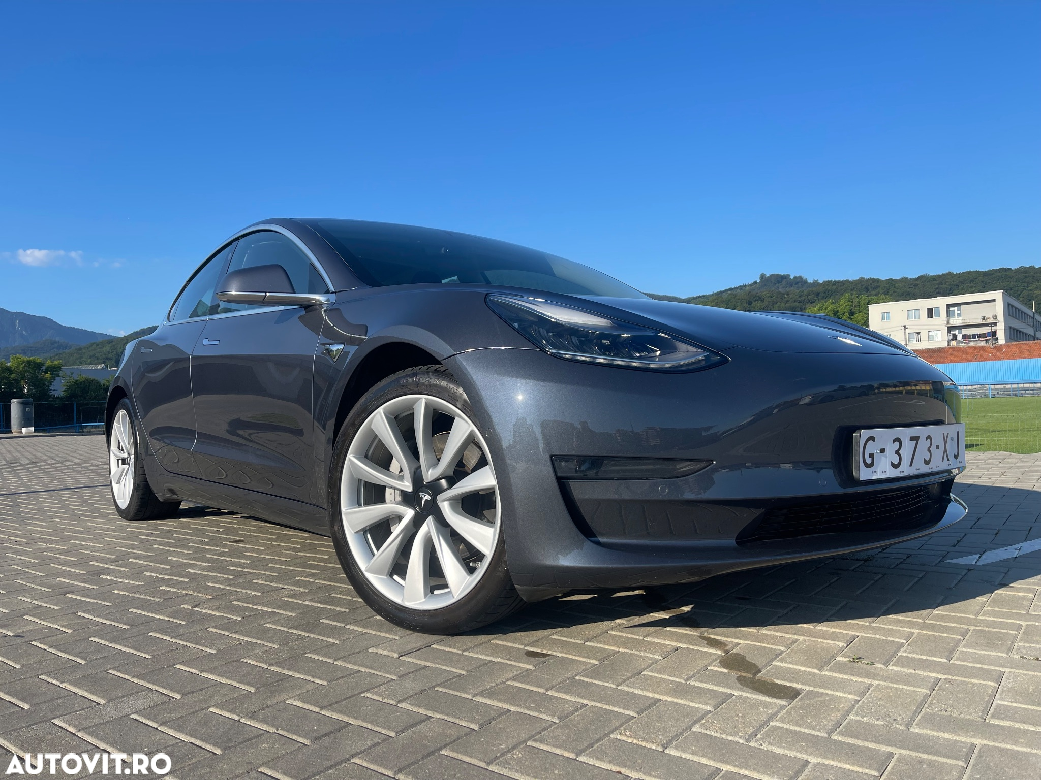 Tesla Model 3 Langstreckenbatterie Allradantrieb Dual Motor Performance - 2