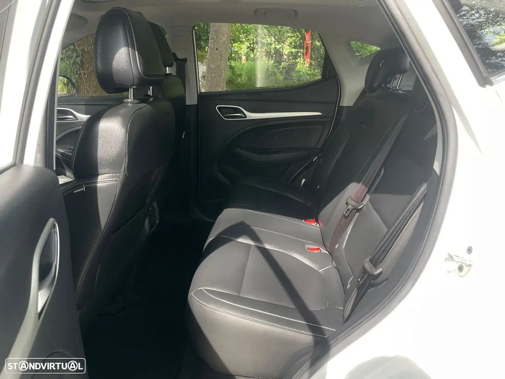MG ZS Maximal Luxury - 25