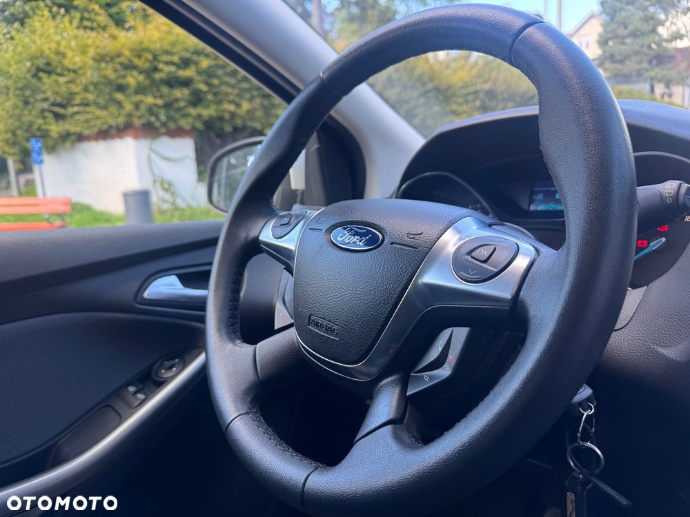 Ford Focus - 36