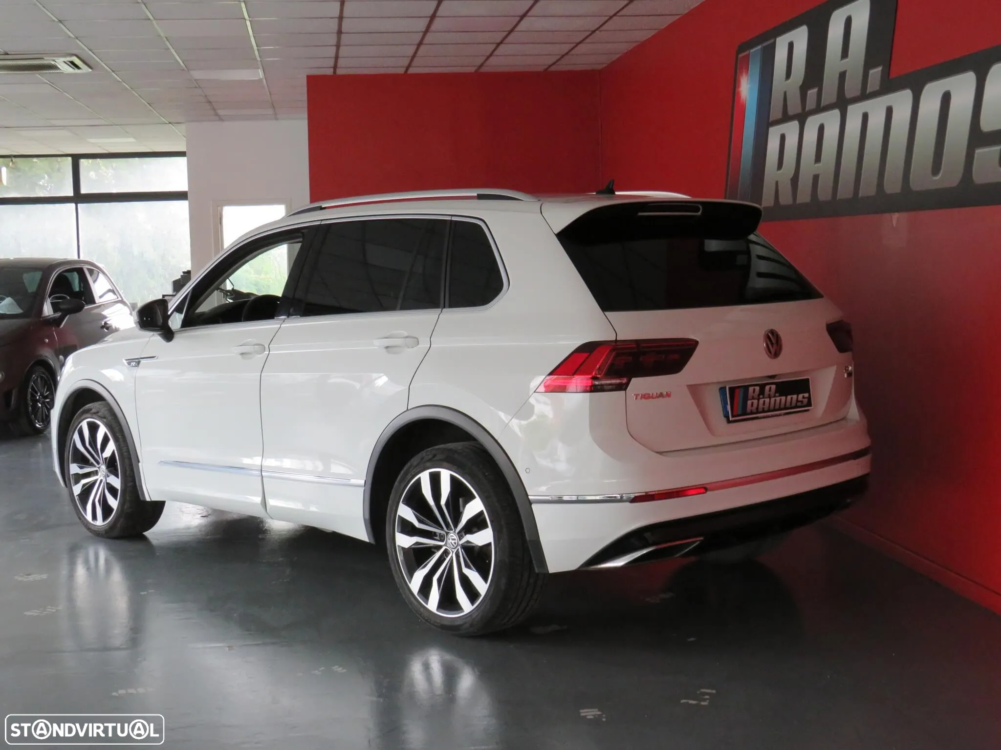VW Tiguan 2.0 TDI R-Line DSG 4Motion - 8