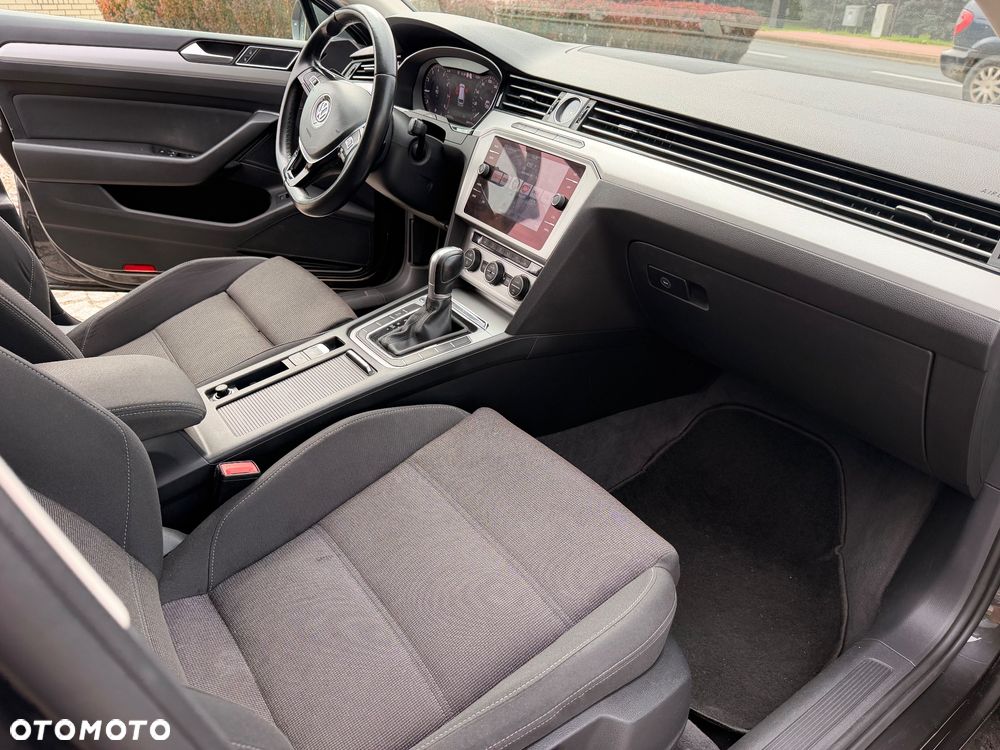 Volkswagen Passat 1.5 TSI OPF DSG Highline - 27