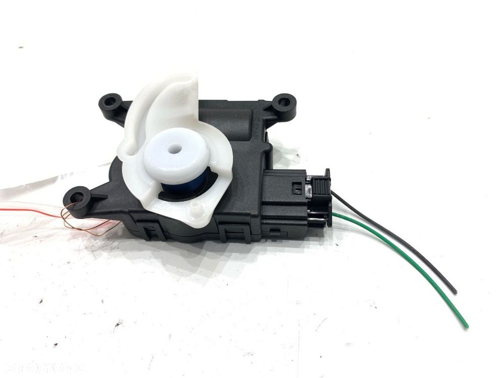 SILNIK NAGRZEWNICY  OPEL VIVARO B Autobus (X82) 2014 - 2019 1.6 CDTI (06) 89 kW [121 KM] olej - 2