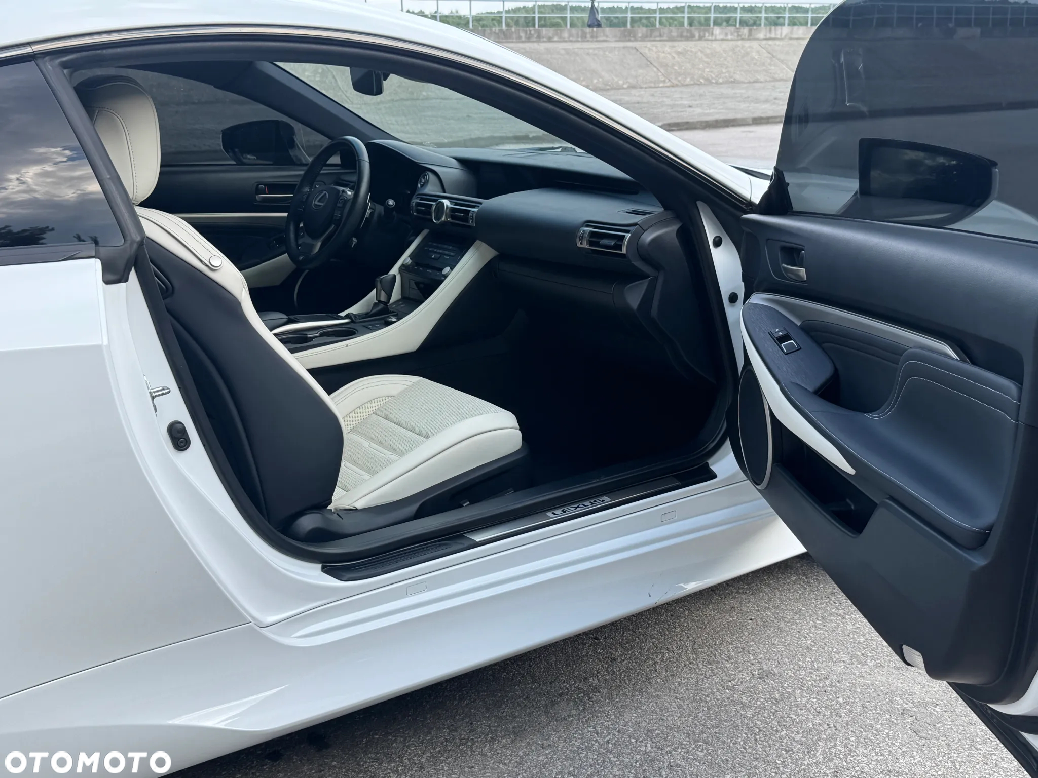 Lexus RC F Ultimate Edition - 15