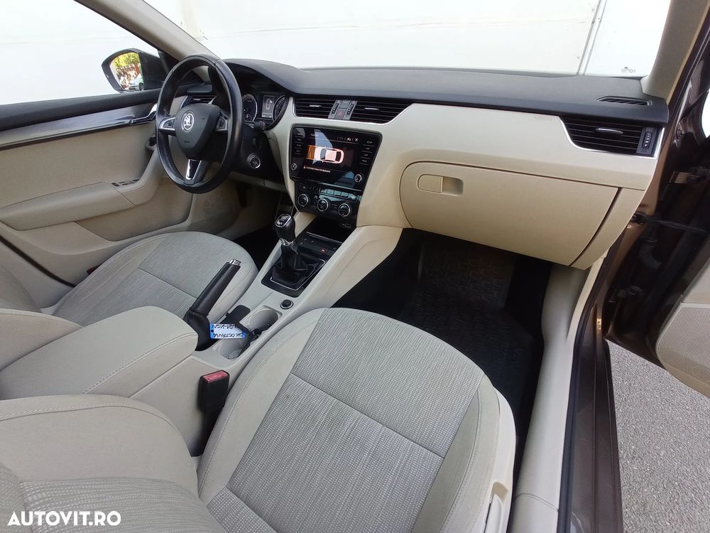 Skoda Octavia 2.0 TDI 4X4 STYLE - 23