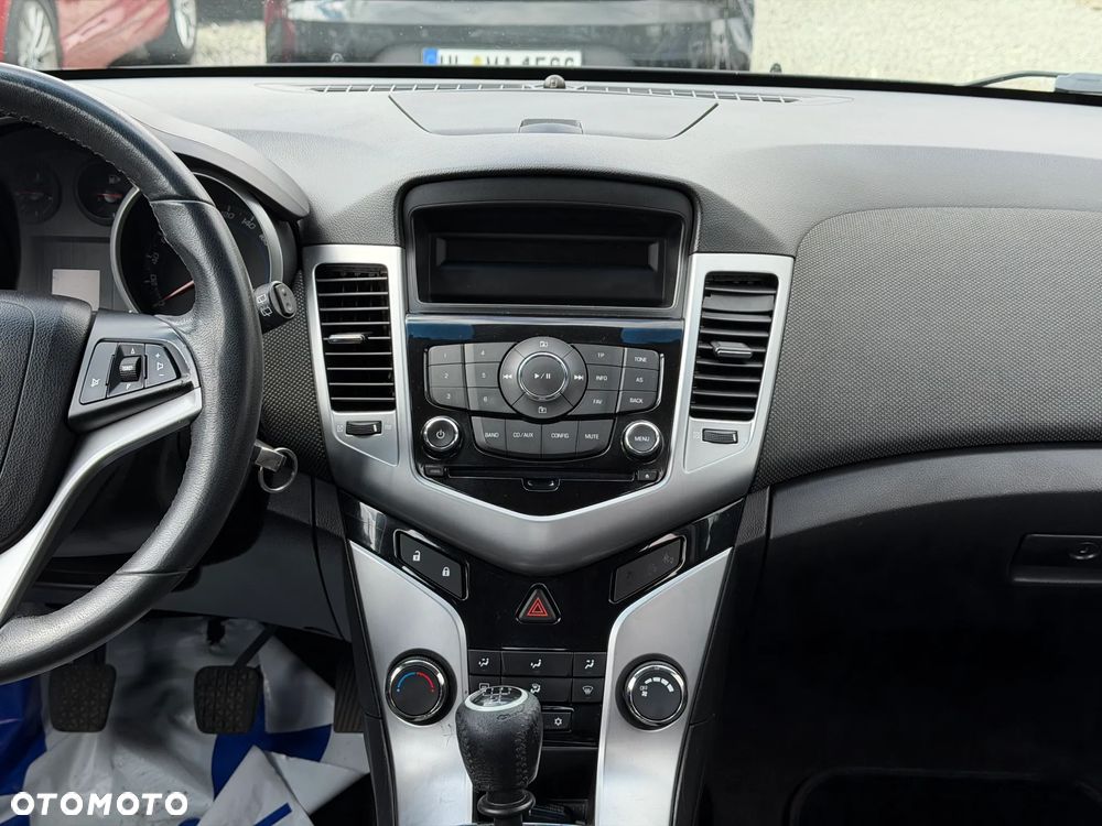 Chevrolet Cruze 1.8 LT - 28