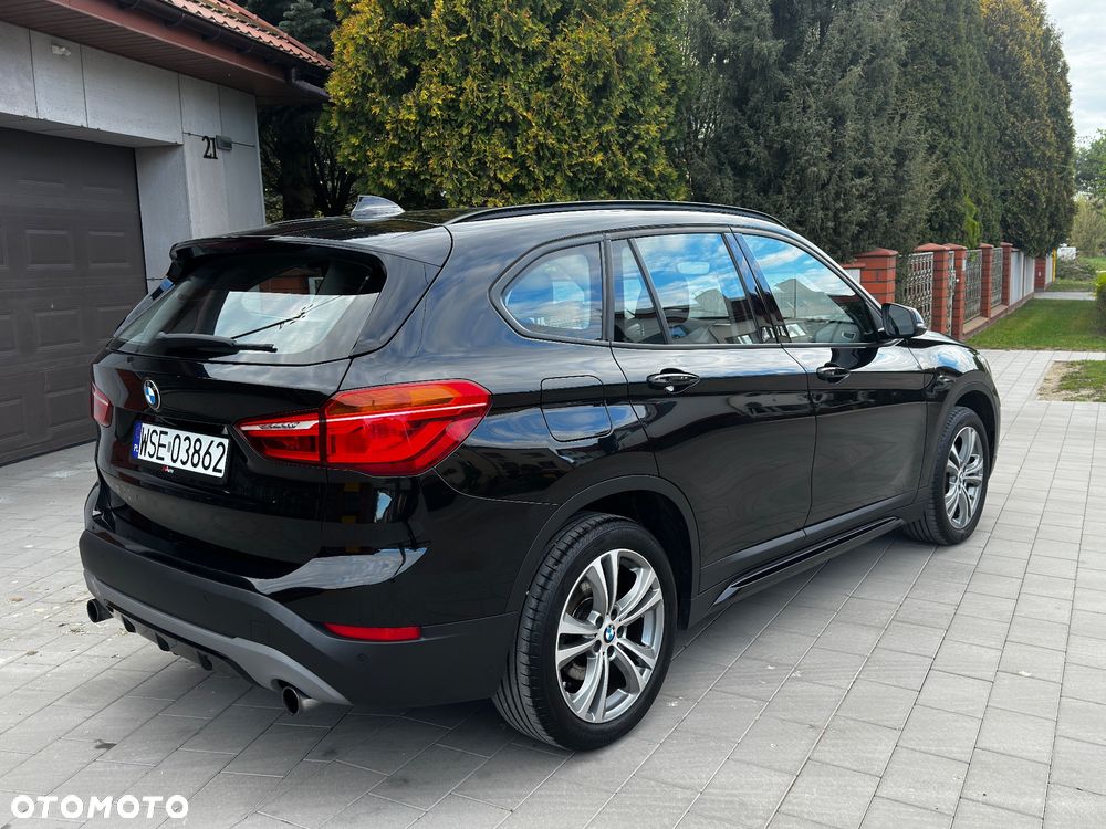 BMW X1 xDrive20i Sport Line - 10