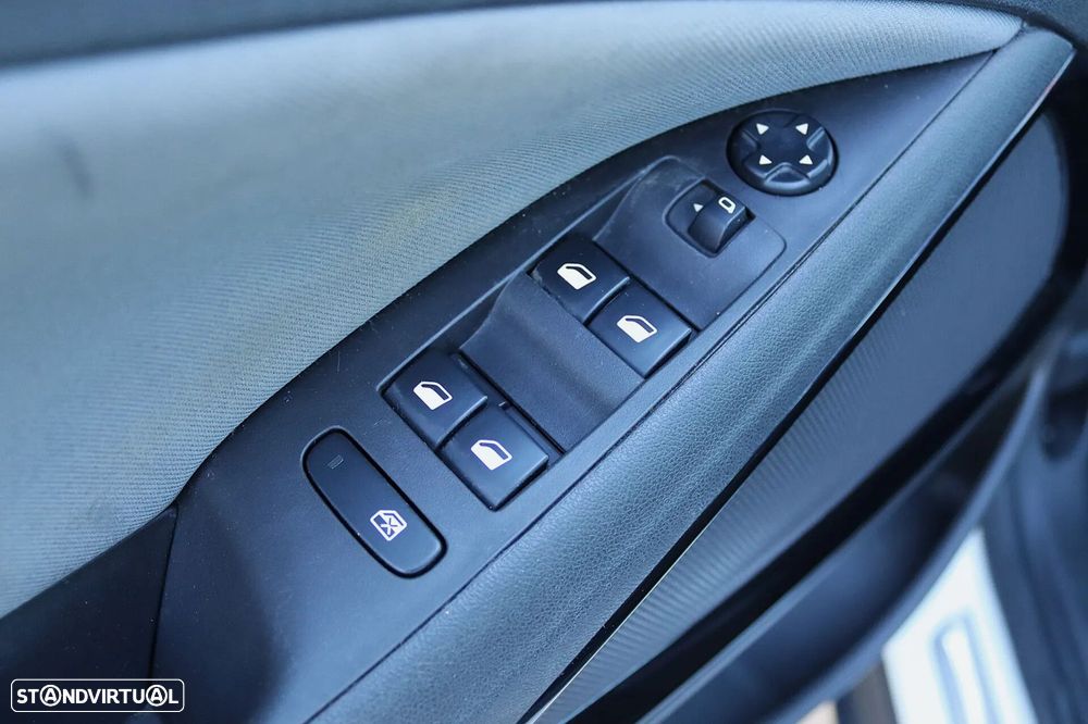 Opel Crossland X 1.2 T 120 Anos - 14