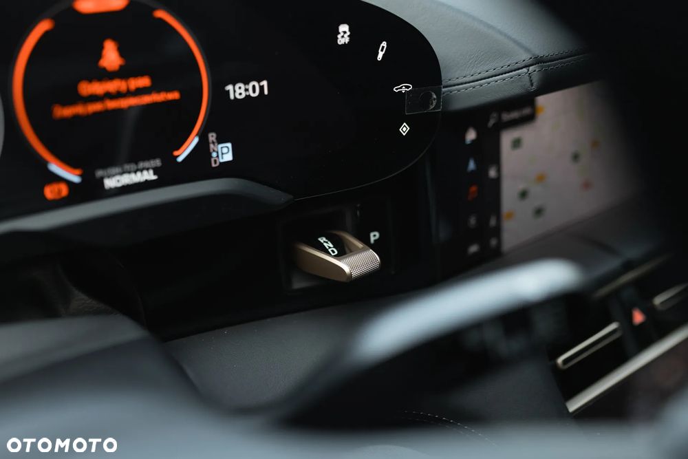Porsche Taycan 105kWh 4S Performance Plus - 28