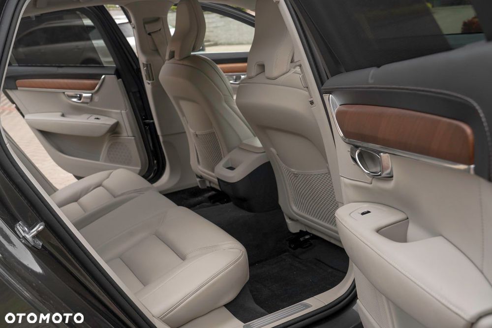 Volvo S90 D4 Inscription - 31