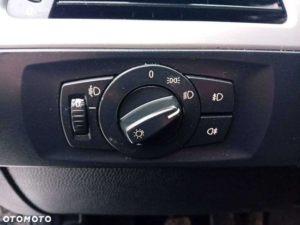 BMW Seria 3 318i Edition Exclusive - 23