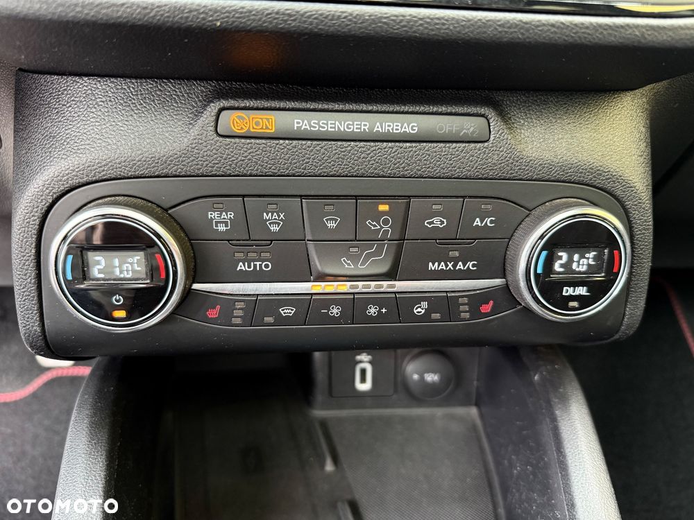 Ford Focus 1.0 EcoBoost Hybrid ST-LINE STYLE - 22