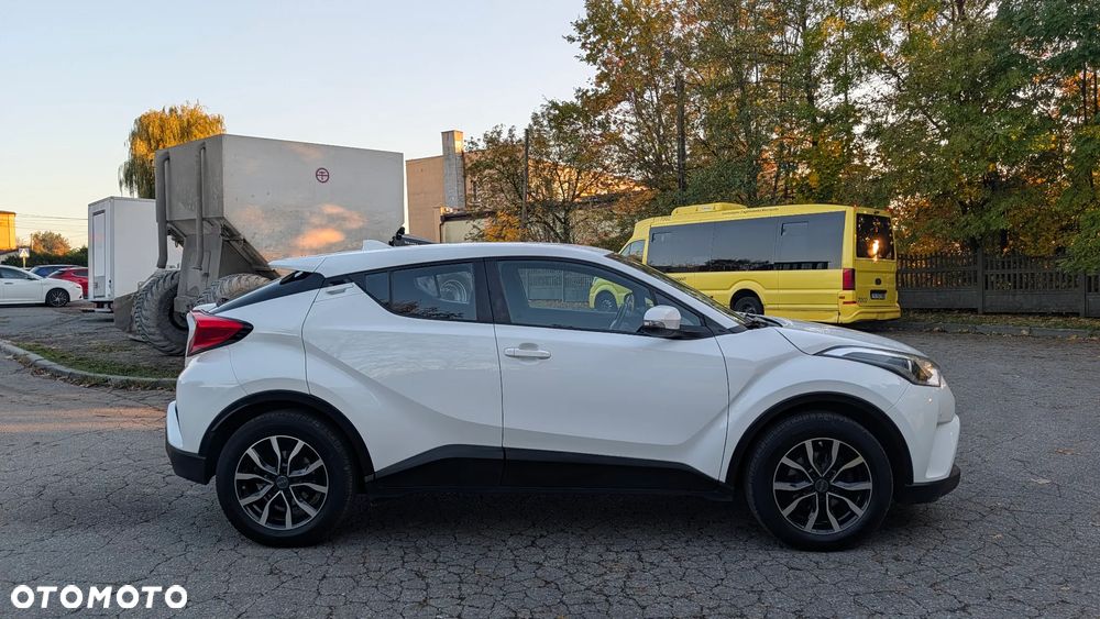 Toyota C-Hr 2018 photo 3