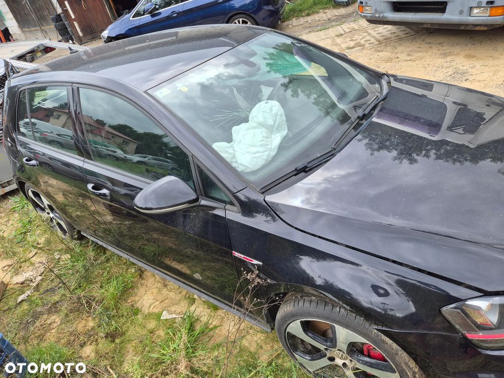 Volkswagen Golf GTI Performance BlueMotion Technology DSG - 2