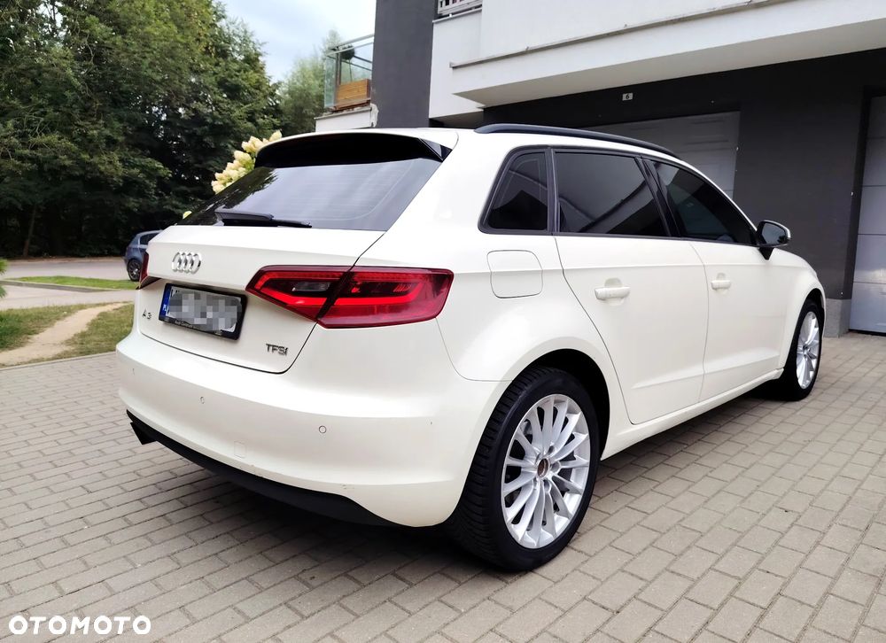Audi A3 Sportback 1.4 TFSI S tronic Ambiente - 16