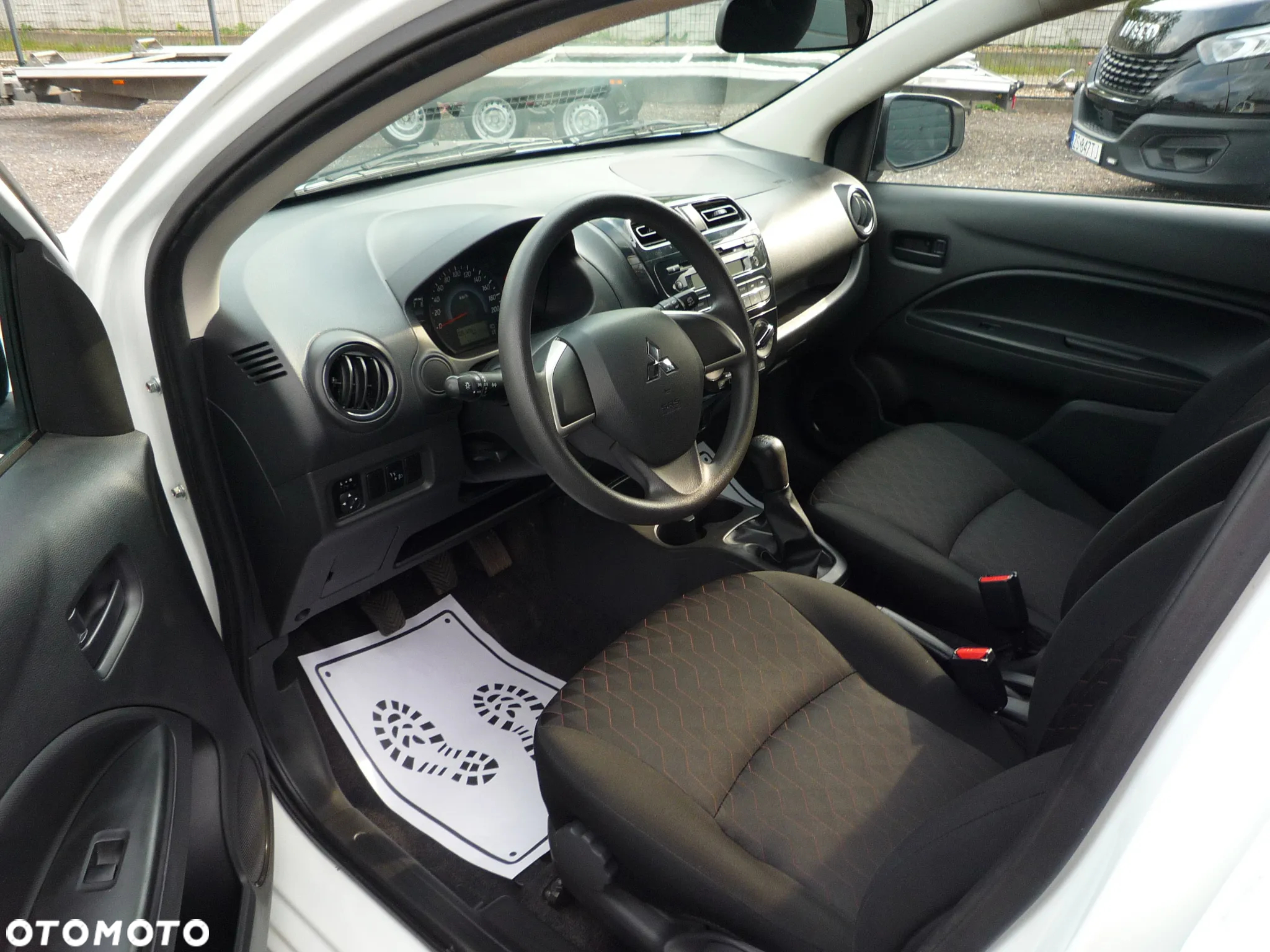 Mitsubishi Space Star - 11