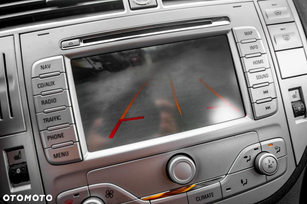 Ford Kuga 2.5 4x4 Titanium - 32