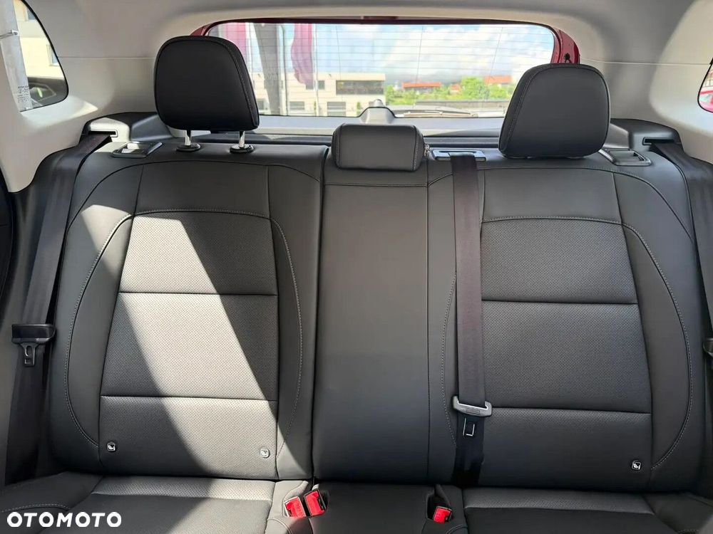MG ZS Hybrid+ - 10
