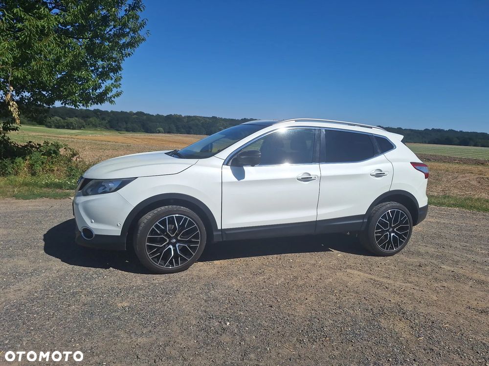 Nissan Qashqai 1.6 DIG-T Tekna - 1