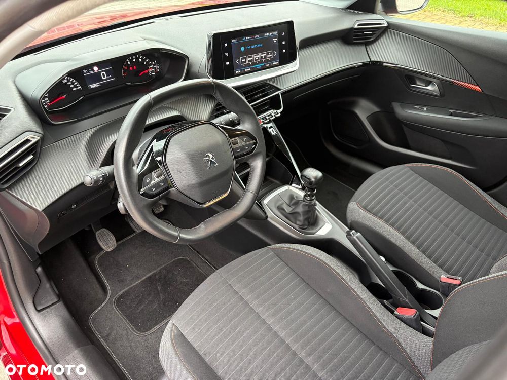 Peugeot 208 - 13
