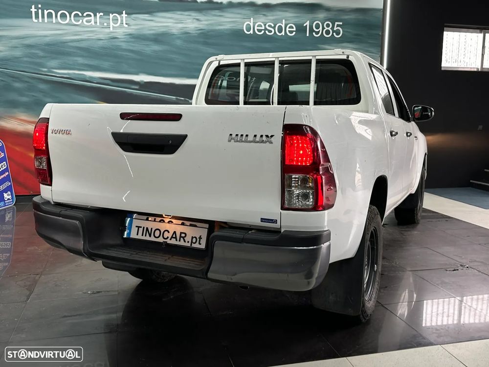 Toyota Hilux 2.4 D-4D 4WD CD CM - 6