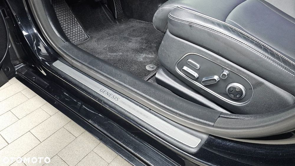 Genesis G90 - 28