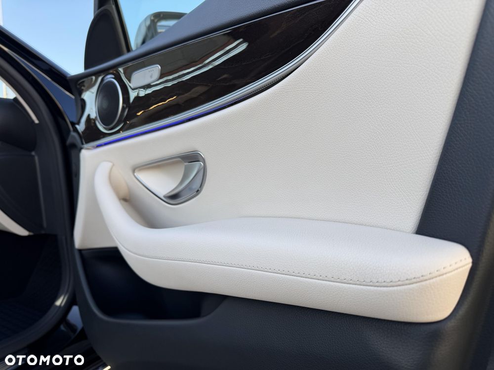 Mercedes-Benz Klasa E 220 d 9G-TRONIC - 19