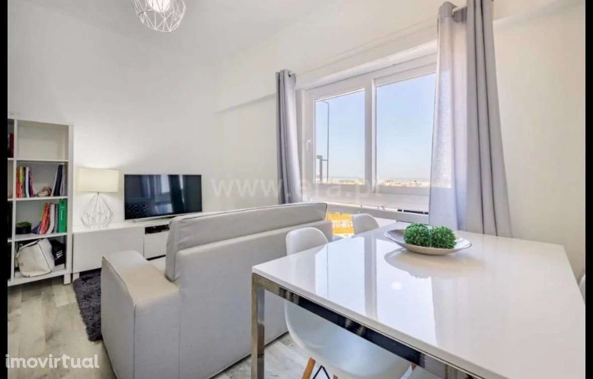 Oportunidade T1 nos Olivais com vista rio _Ideal para Investimento ou - Grande imagem: 4/9