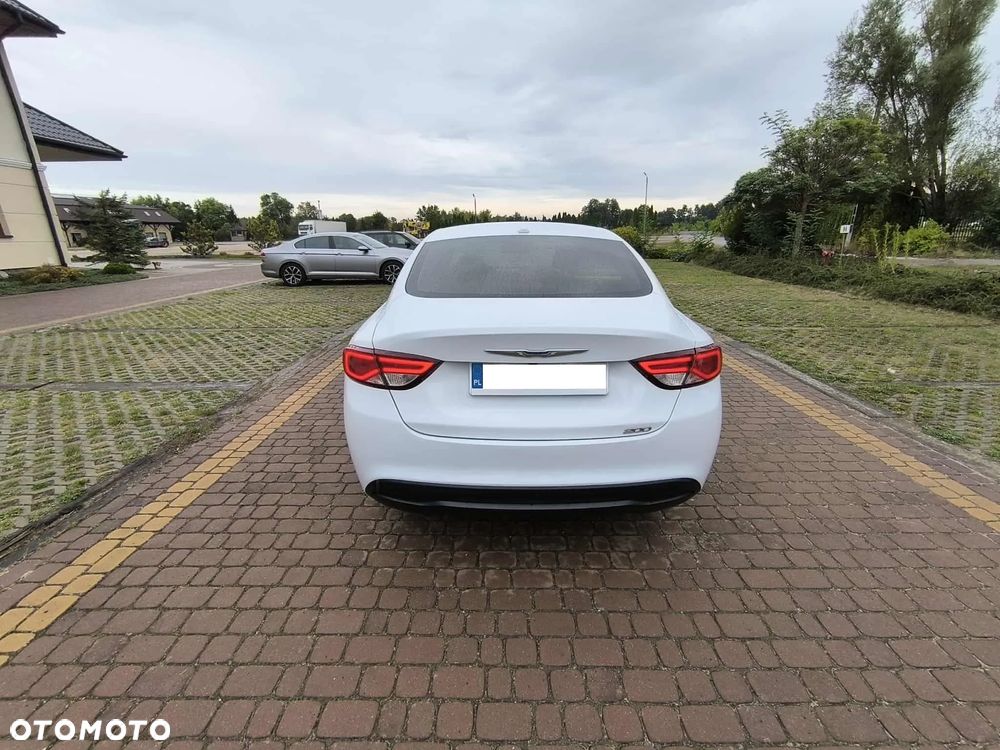 Chrysler 200 - 9