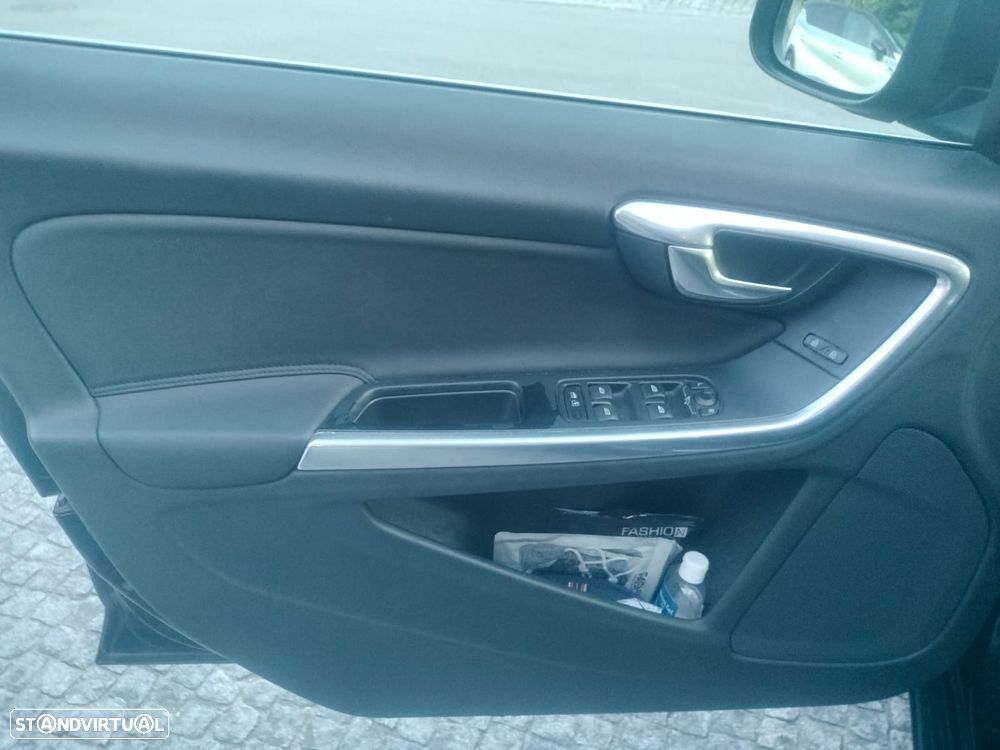 Volvo V60 1.6 D2 Drive Momentum Start/Stop - 3