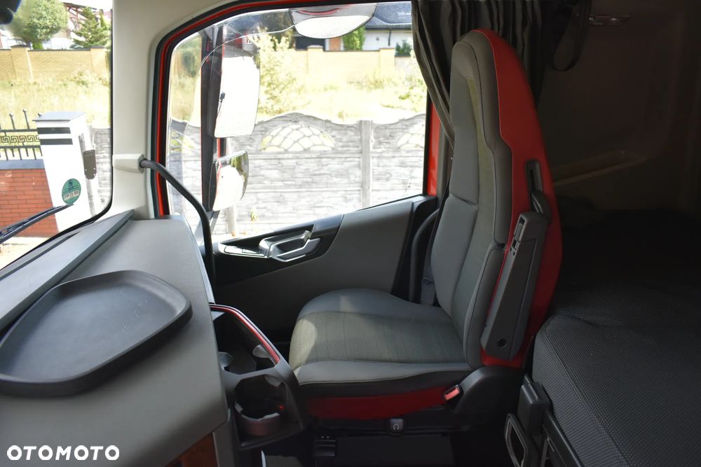 Volvo FH 500// MAŁY PRZEBIEG 680.000 km !! //  FULL LED // HYDRAULIKA HYVA // NAVI // PTO // - 29