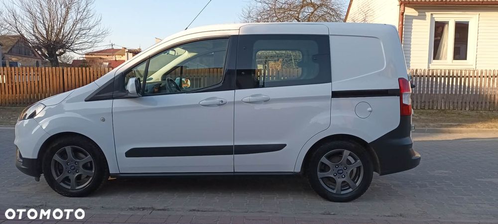 Ford Transit Courier - 5