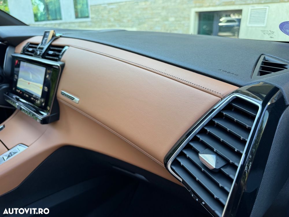 DS Automobiles DS 7 Crossback - 36