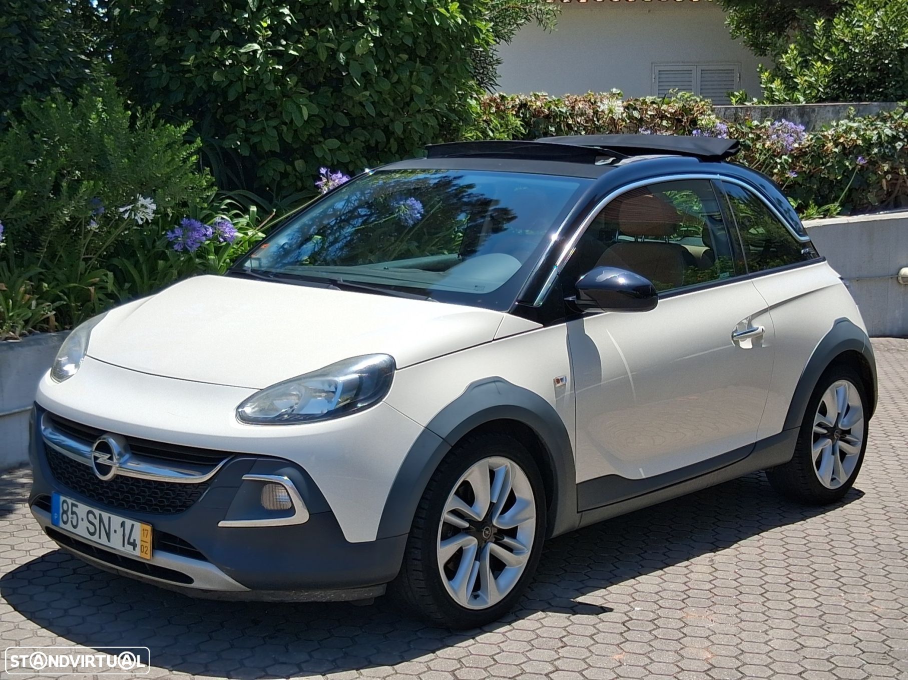 Opel Adam 1.0 T Rocks - 1