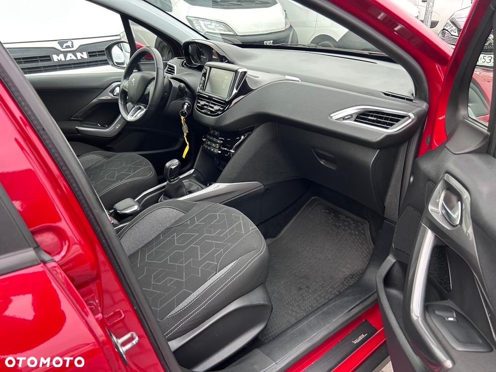 Peugeot 2008 1.2 Pure Tech Style - 21