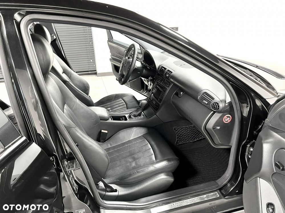Mercedes-Benz Klasa C 32 AMG - 23