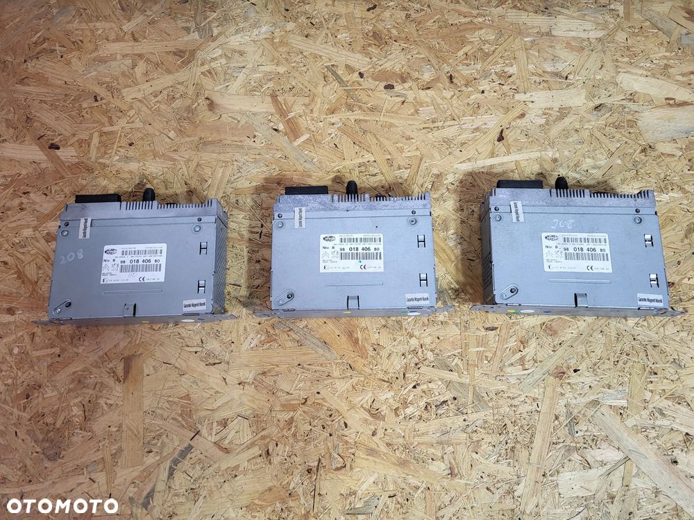 Radio Peugeot 208    9801840680 - 1