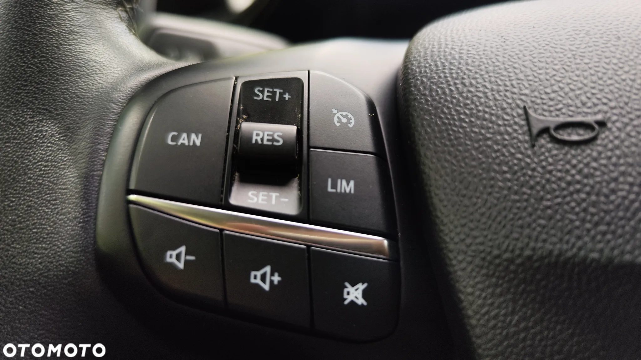 Ford Fiesta 1.0 EcoBoost S&S TREND - 32
